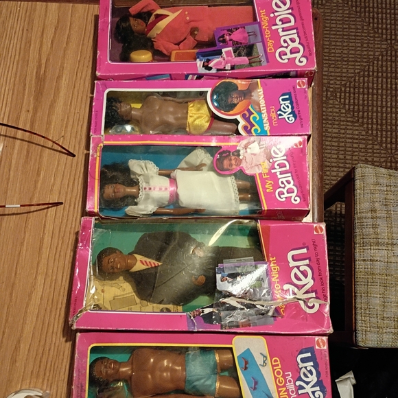 Barbie Day-to-Night Doll Set - Pink and White - Picture 4 of 4